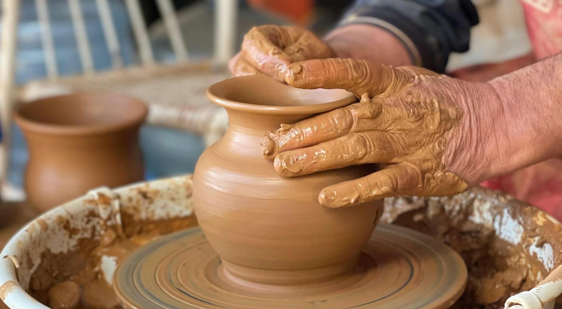 Natural Living | Curated Handcrafted Home Goods Template hero image — A natural-living website for handcrafted home goods brands — earth-tone palette, maker stories, raw-material origin, slow shopping experience, gift collections.